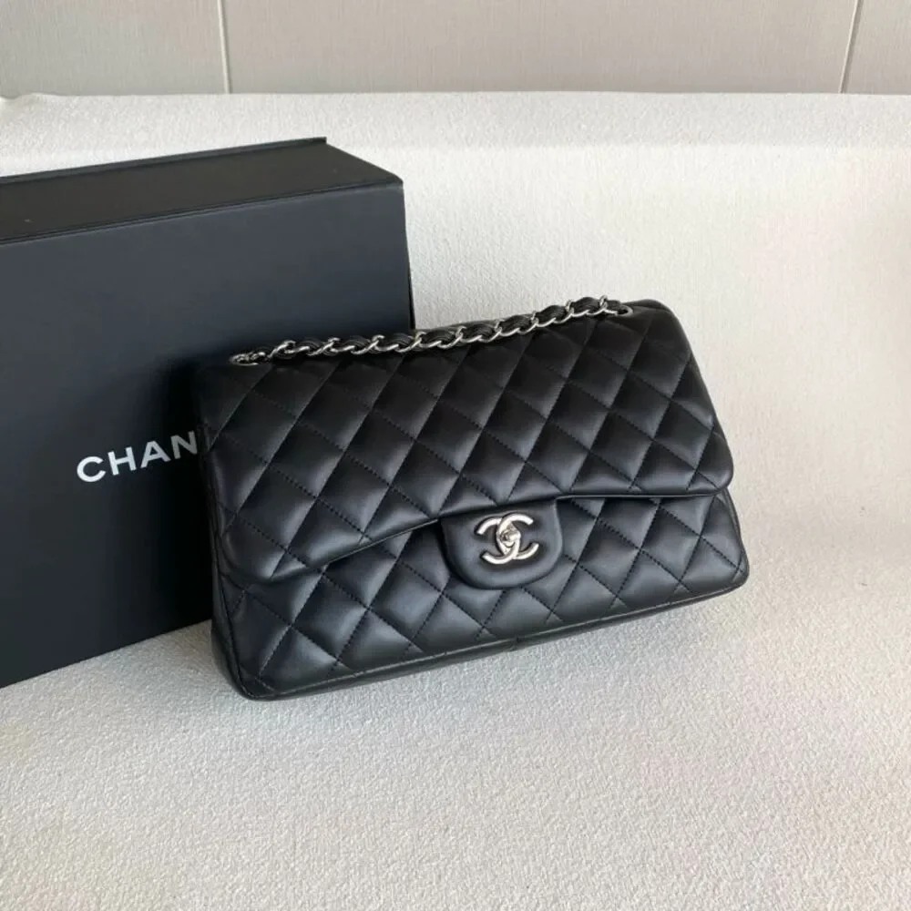 Chanel Women Pre-Loved Bag Very Good Condition